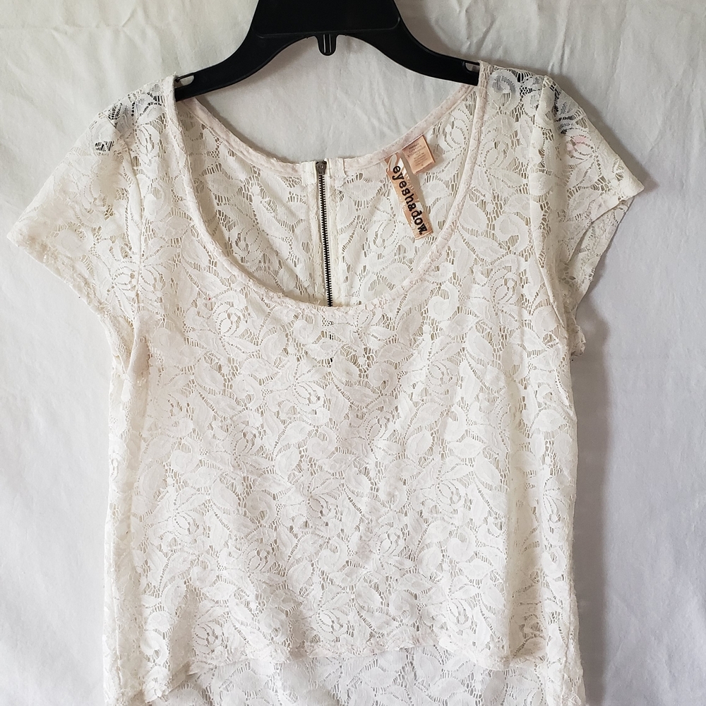 Eyeshadow Ivory Lace Top